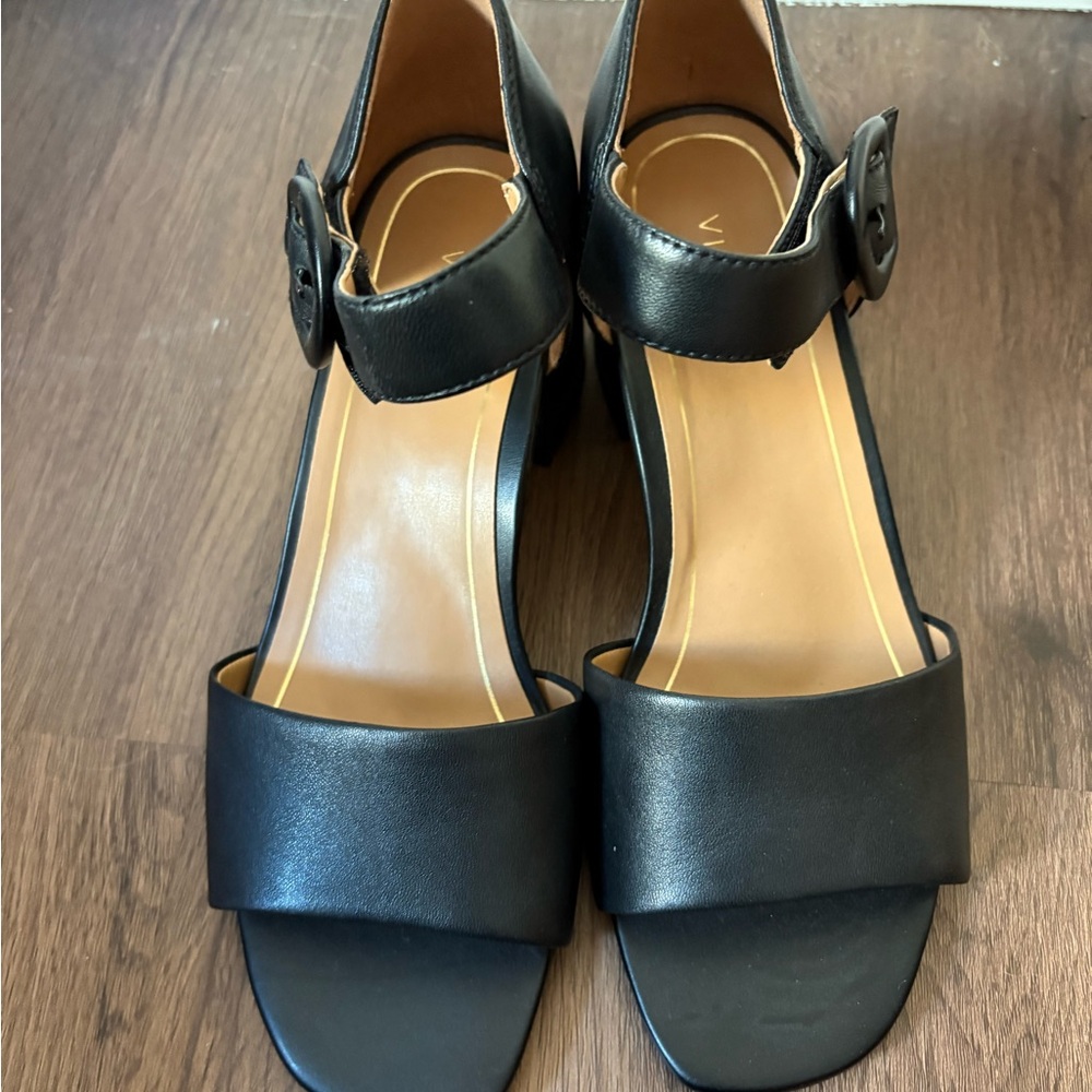 Vionic Black Leather Heels 9 WIDE